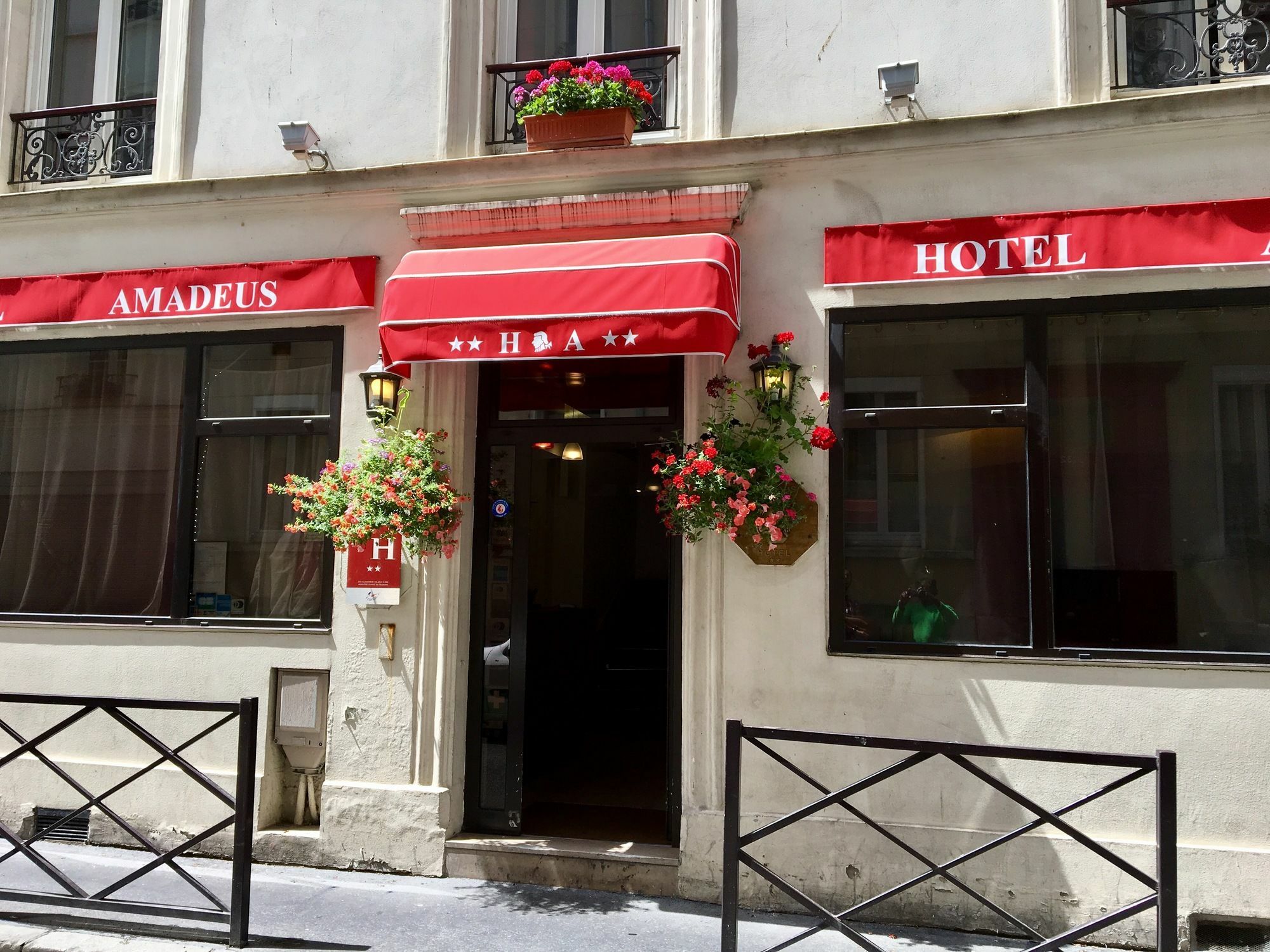 Amadeus Hotel París Exterior foto